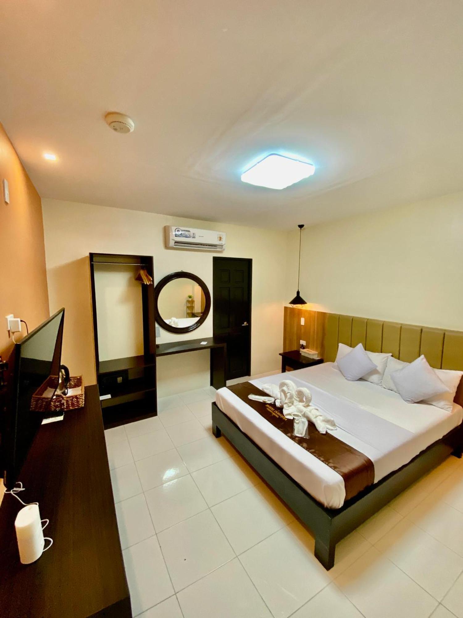 Hotel Dorotea Puerto Galera Ngoại thất bức ảnh
